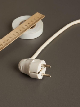 Вилка угловая ВПу11-01-Ст разборная с заземл. 16А бел. IEK EVP11-16-01-K01