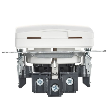 Розетка BRITE РСбш10-3-БрАБ 16А IP20 с заземл. защ. шторки с крышкой механизм арктич. бел. IEK BR-R16-16-K91