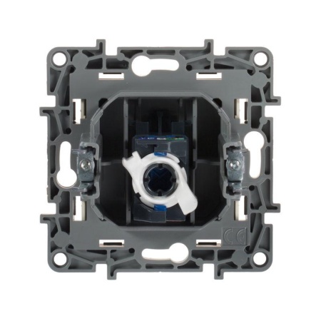 Розетка компьютерная 1-м СП Etika RJ45 кат.5E UTP механизм сл. кость IEK 672341