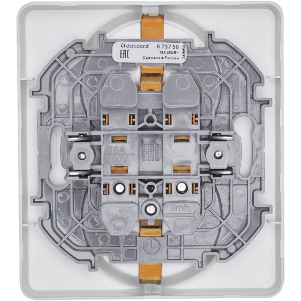 Розетка Inspiria 16А 250В 2х2P+E немецк. стандарт бел. IEK 673750