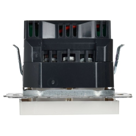 Розетка BRITE РЮш11-1-БрБ 16А с USB A+C 18Вт с заземл. защ. шторки механизм бел. IEK BR-R14-16-U22-018-K01