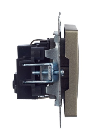 Розетка BRITE РС14-1-0-БрШ 16А с заземл. защ. шторки механизм шампань IEK BR-R14-16-K37