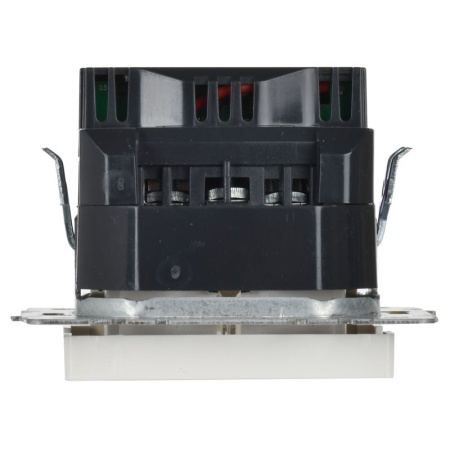 Розетка BRITE РЮш10-1-БрБ 16А с USB A+A 2.1А с заземл. защ. шторки механизм бел. IEK BR-R14-16-U21-D21-K01