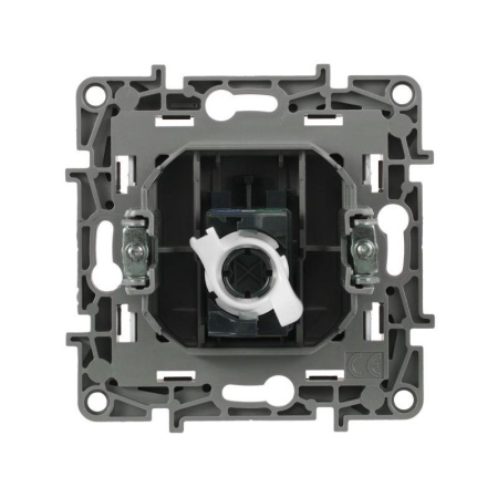 Розетка компьютерная 1-м СП Etika RJ45 кат.5E UTP механизм алюм. IEK 672441