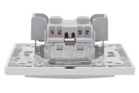 Розетка 1-м СП Минск 16А IP20 с заземл. защ. шторки бел. Basic EKF ERR16-028-100